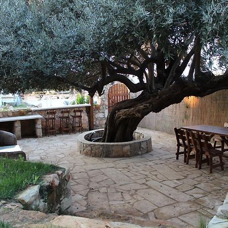 Olive Beach Villa Peyia Quarto foto